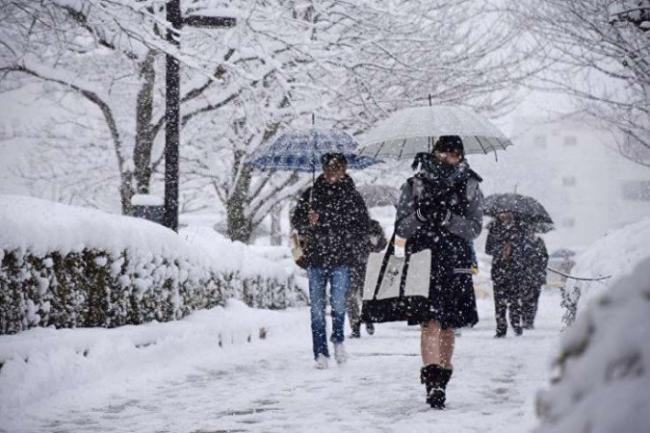 Hava yenidən pisləşəcək, g&uuml;cl&uuml; k&uuml;lək əsəcək, qar yağacaq - 