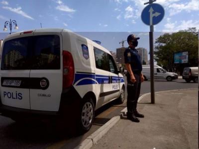 Polis və Daxili Qoşunların əməkdaşları Bakı k&uuml;&ccedil;ələrində -  Xəbər şəkili